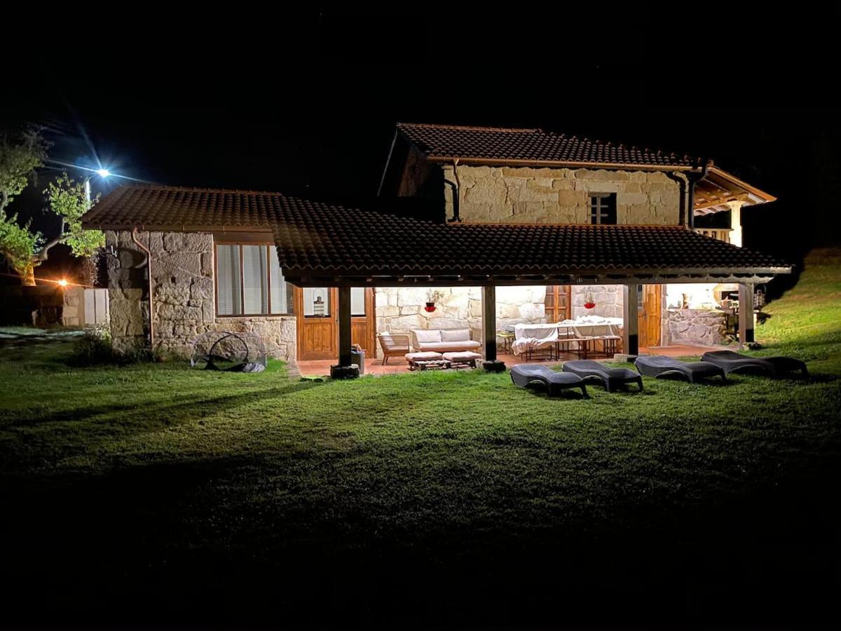 Habitaciones Con Bano Individual En Casa De Campo. Piscina. Amoeiro Exterior photo